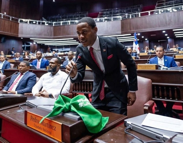 Jóvenes de Bahoruco impulsan a Anderson Pérez (Andelyari) para presidir la JRM en la provincia